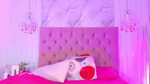 LunaRose-Next Stream at 0545hs GMT online show from July 30, 2:45 am