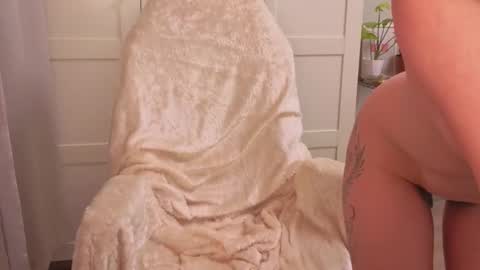 Kate online show from March 17, 4:33 pm