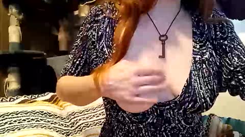 lunathepoet online show from June 10, 9:02 pm