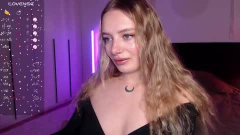 LunaticaBae online show from February 22, 1:22 am