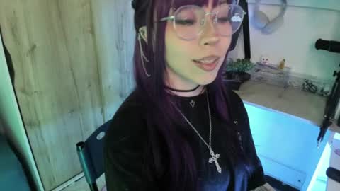 lunivyra online show from June 29, 4:50 pm