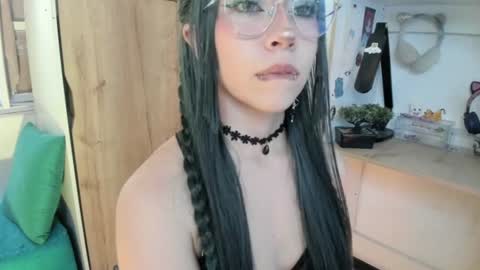 lunivyra online show from August 3, 3:07 pm