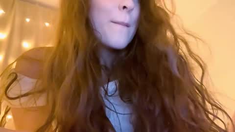 lunoria online show from January 5, 9:07 pm