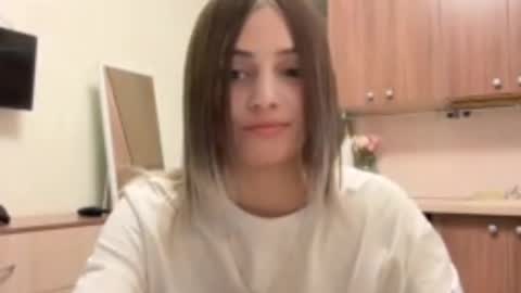 May online show from October 24, 6:26 pm