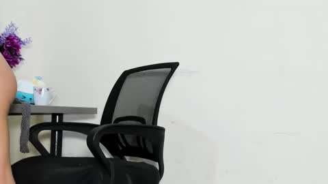 Lussie  online show from March 18, 11:59 am