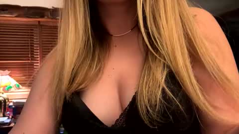 lustylayla0x online show from March 9, 6:28 am