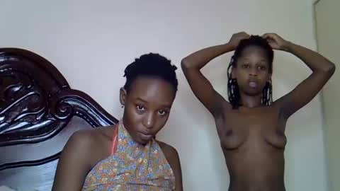 lutino_lovebirds online show from March 16, 8:29 am