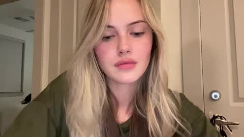 Aimee online show from February 21, 3:07 am