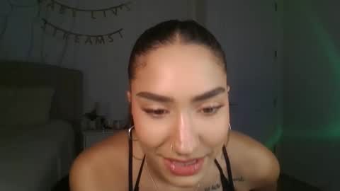 Liv 3 online show from November 24, 12:45 am