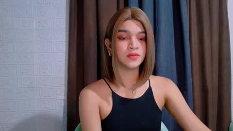 queen lux online show from March 21, 5:12 am