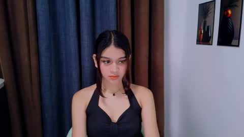 queen lux online show from August 5, 7:37 am
