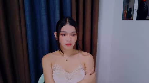 queen lux online show from July 6, 3:47 pm