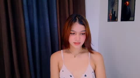queen lux online show from June 17, 3:30 am