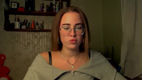 Katie online show from November 18, 4:19 pm