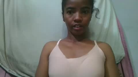 lydie856696 online show from May 24, 3:16 am