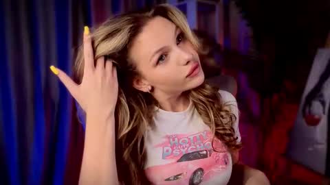 simply Eliza  online show from September 15, 2:36 pm