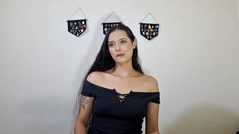 lyla online show from August 1, 2:46 am