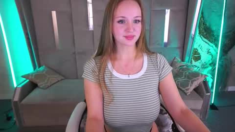 lylanimfa online show from September 14, 12:47 pm