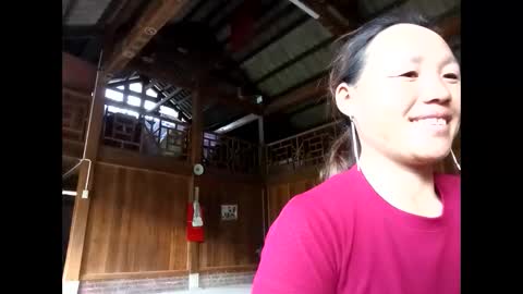 lyn_eva online show from May 21, 9:40 am