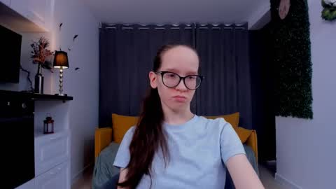 Sara online show from March 3, 4:21 pm