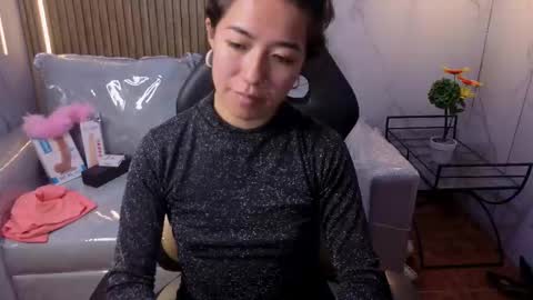 lynn_turner_ online show from February 11, 1:34 pm