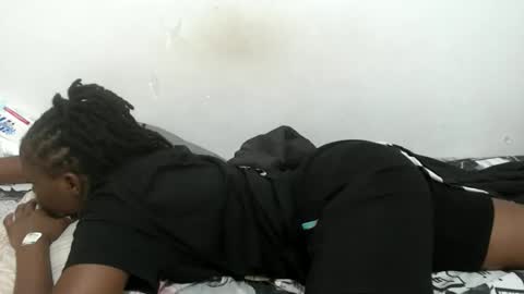 lyenne online show from October 7, 7:13 am