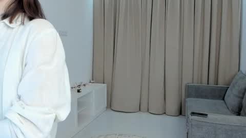 Lynsey online show from April 5, 6:07 pm