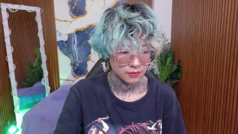 lyra_tay online show from June 3, 7:30 pm