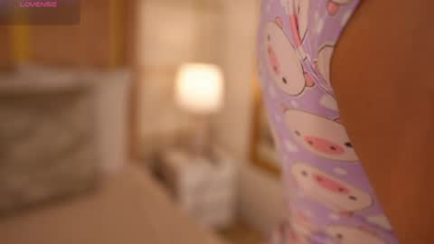    online show from March 8, 10:52 am