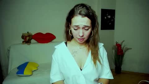 Vikki online show from November 11, 9:12 pm