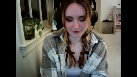 maia online show from May 7, 5:55 am