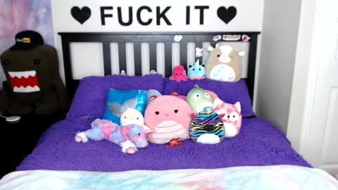 Mackenzie Wolfe online show from March 3, 8:43 am