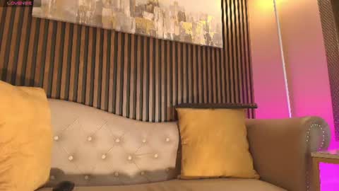 Madame online show from June 22, 7:11 pm