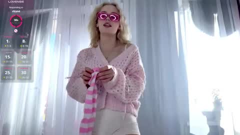 Fiona online show from March 25, 4:49 am