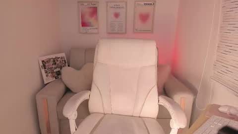 Maddy online show from February 17, 12:10 am