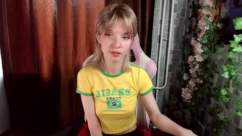 madelaines online show from May 15, 3:00 am