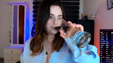 madelamee online show from June 17, 12:34 am