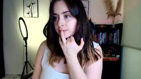 madelamee online show from July 22, 12:00 am