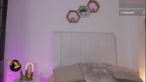 Valentina   1030   530  -  online show from November 12, 5:05 am