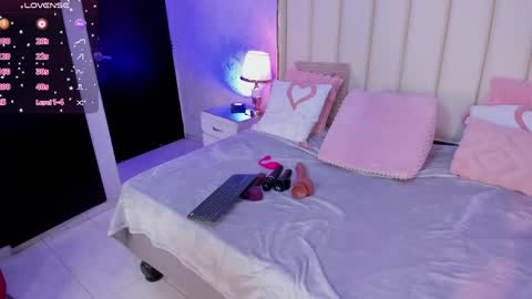 madissonbonny_ online show from April 10, 9:10 pm