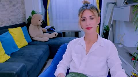 Madye Roberts online show from October 1, 11:09 pm