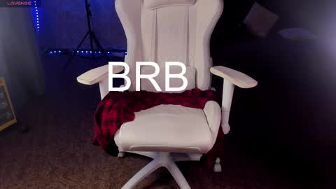 Maevee online show from February 9, 9:37 am