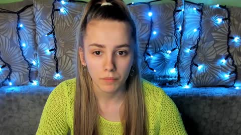 Maggie online show from January 28, 1:50 am