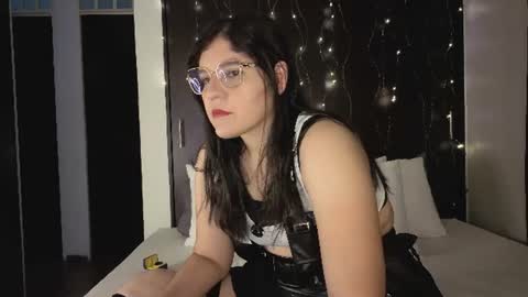   online show from June 20, 11:25 am