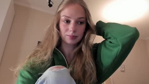 Alice  online show from January 24, 1:14 pm