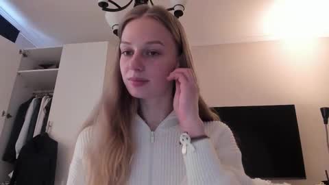 Alice  online show from February 25, 9:20 am