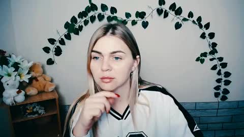 magic_katarina_ online show from March 4, 7:08 am