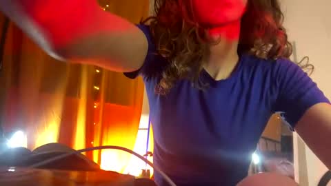 Mikky or Moon online show from February 9, 8:45 pm