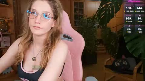 Nicole online show from October 7, 9:19 pm