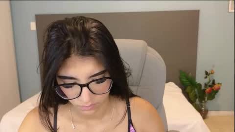 Maiaa Ruiz  online show from October 3, 2:44 pm